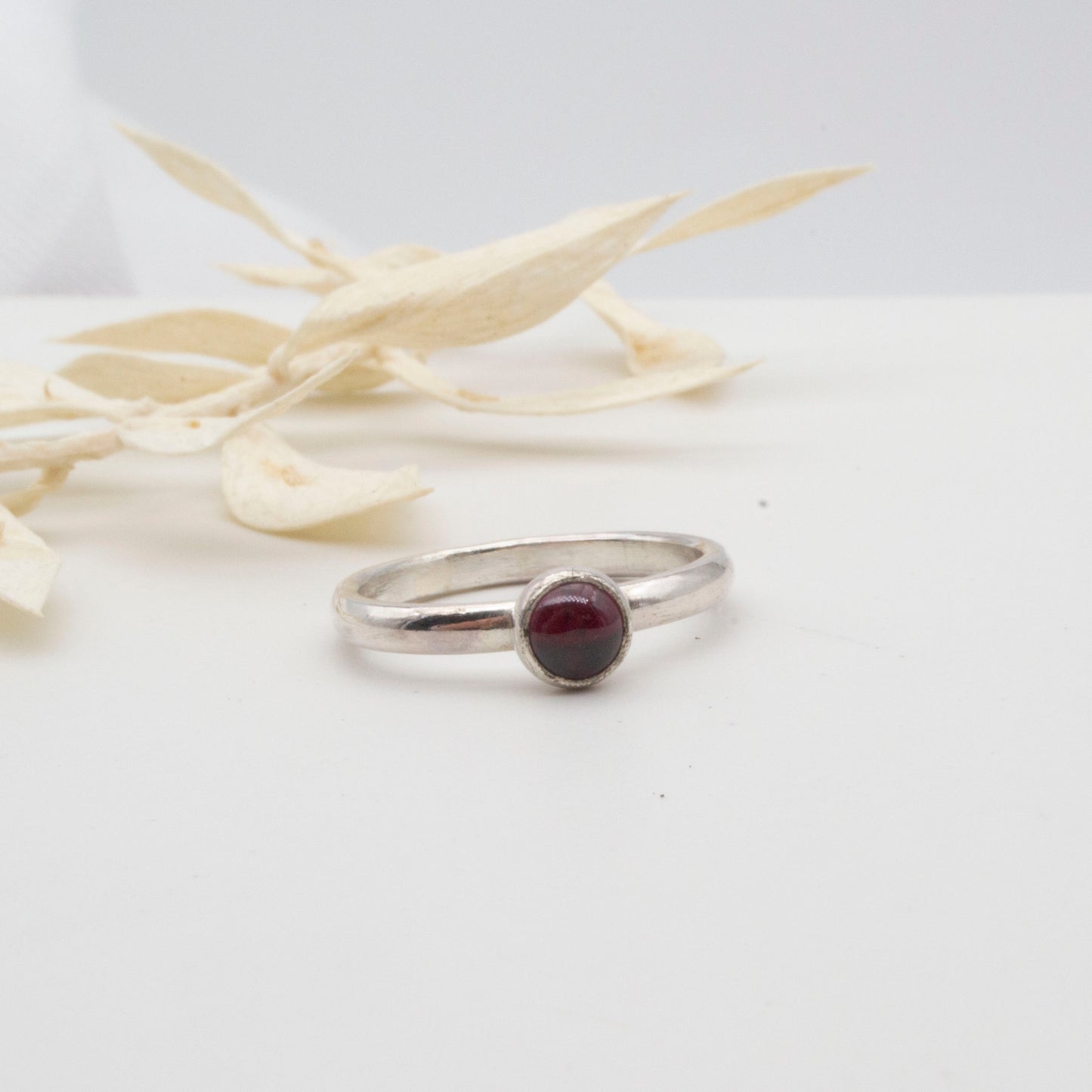 Garnet cabochon ring Size K