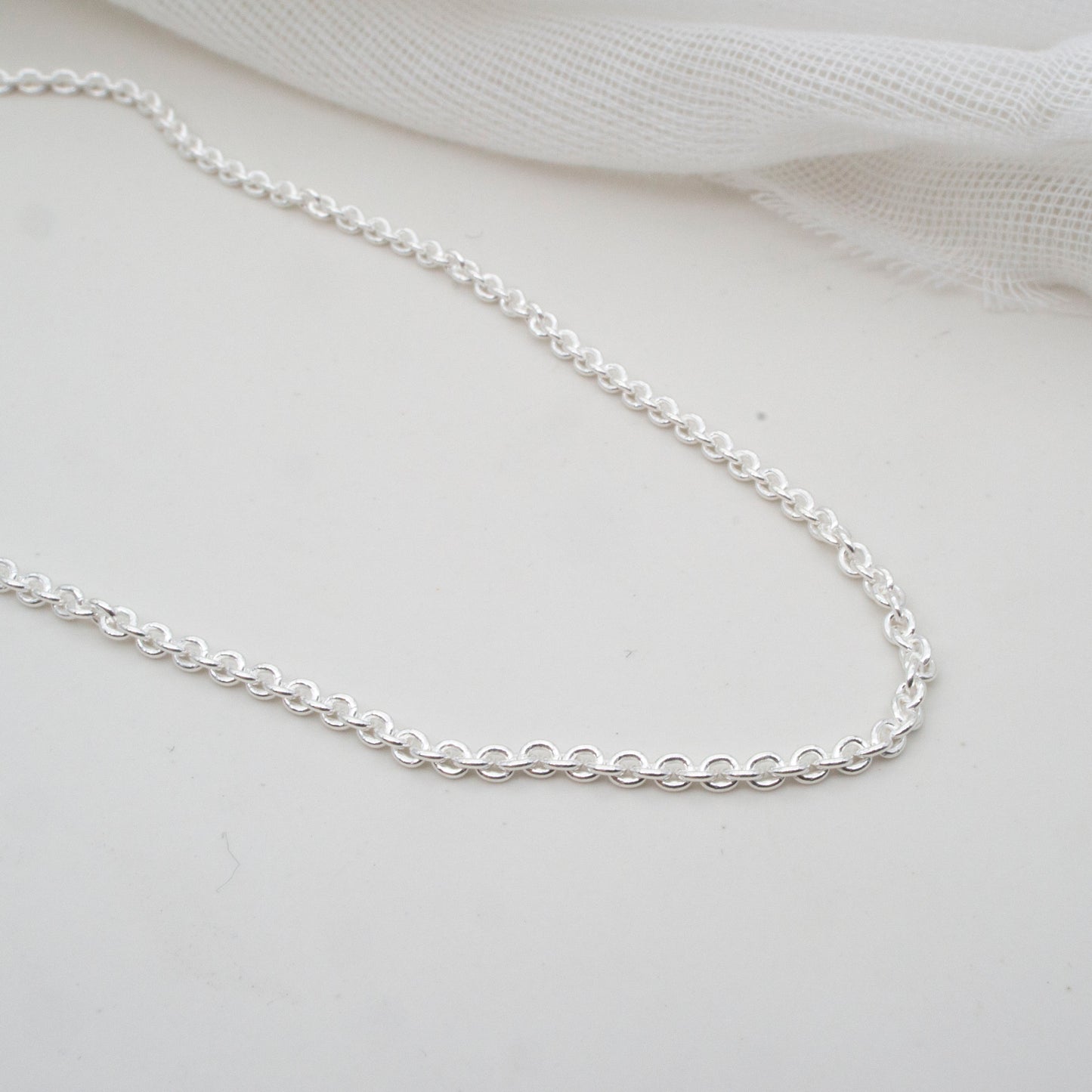 Sterling silver trace chain (medium)