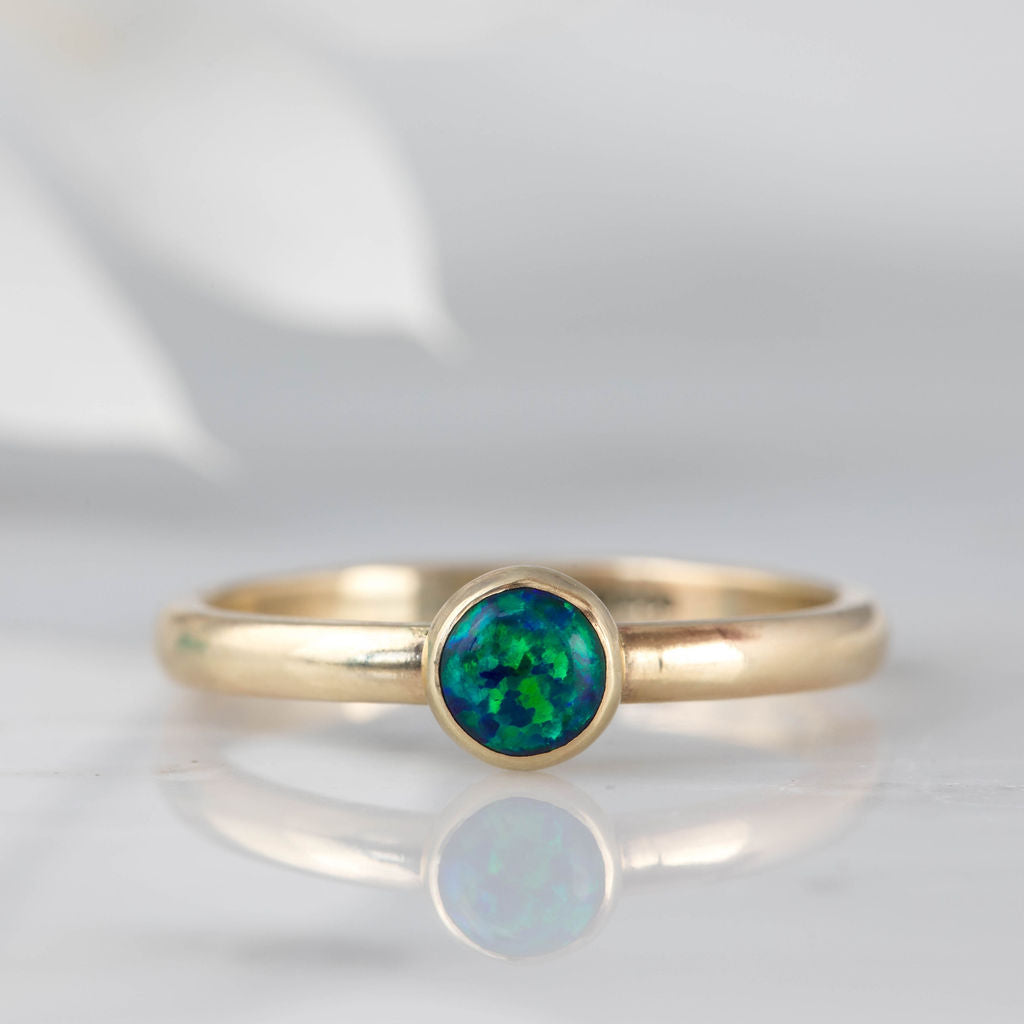 9ct gold opal cabochon ring