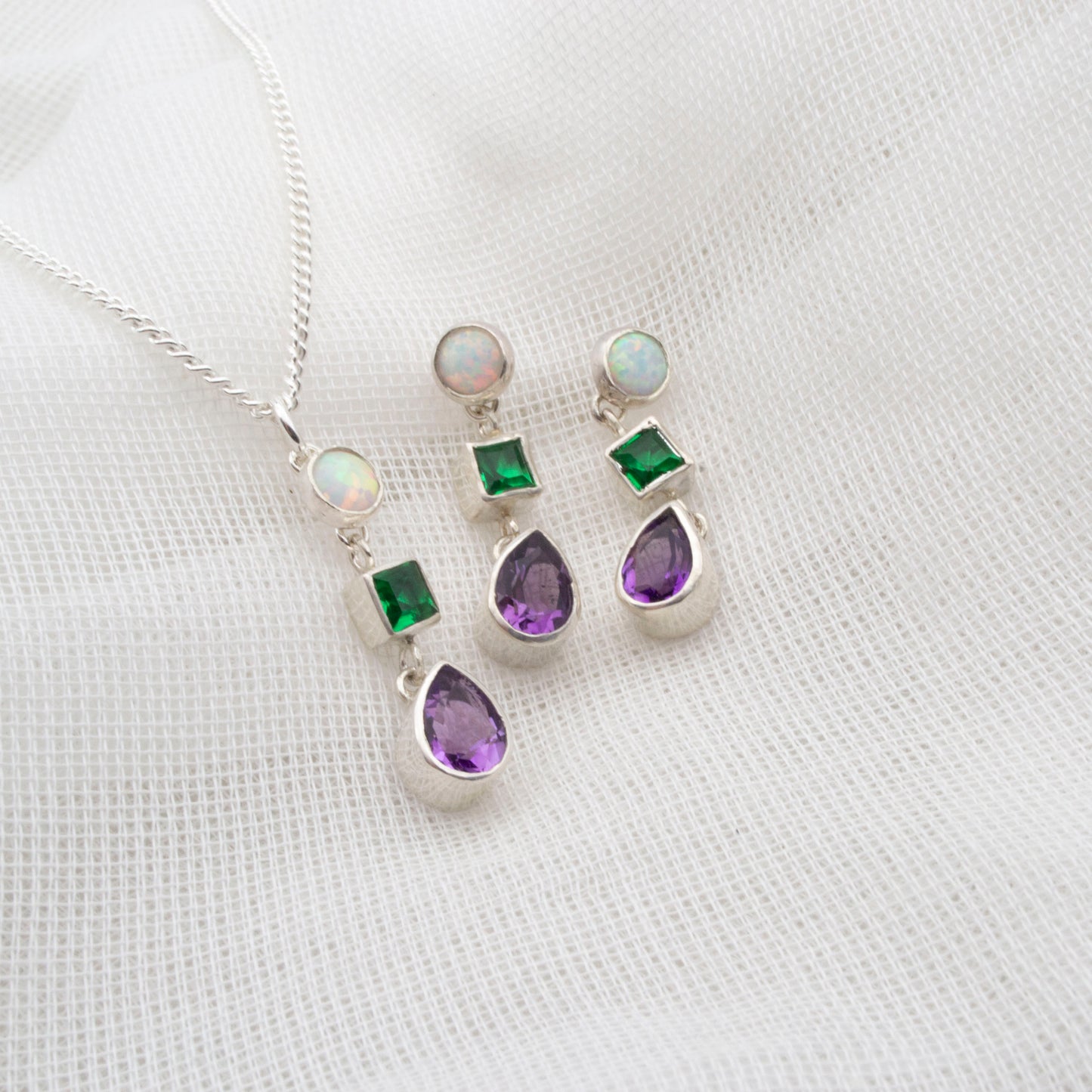 Birthstone pendant necklace