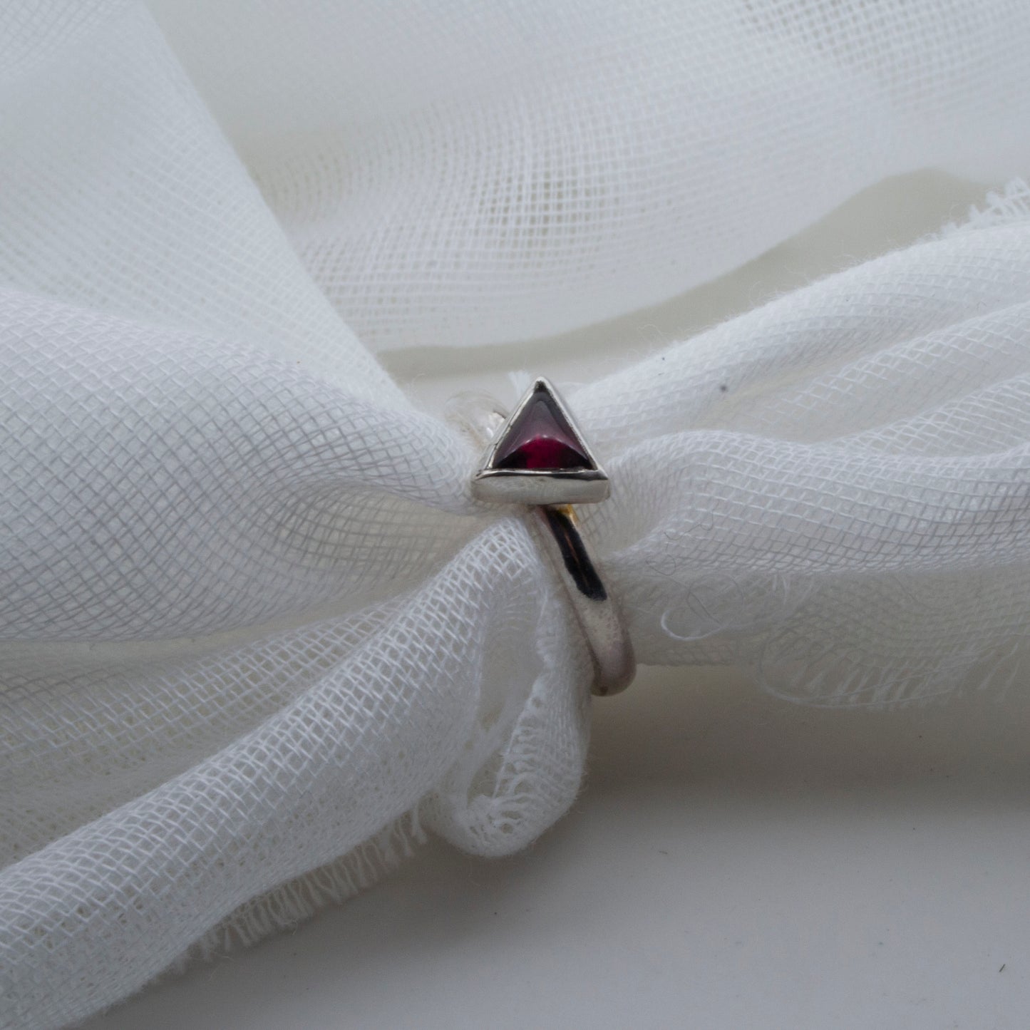 Garnet triangle cabochon - size J