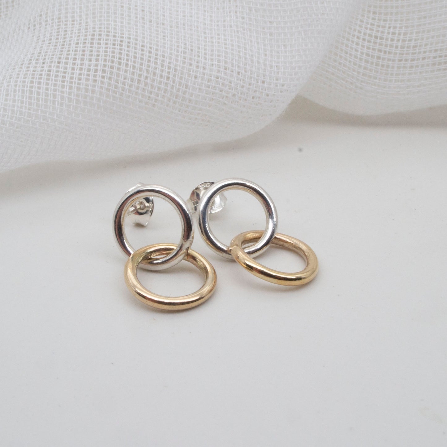 Gold & Silver Linked Circle Stud Earrings – 9ct Gold and Sterling Silver