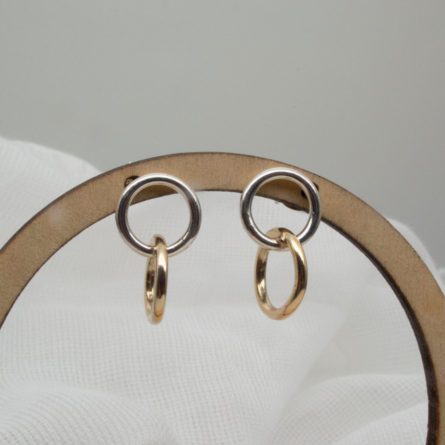Gold & Silver Linked Circle Stud Earrings – 9ct Gold and Sterling Silver