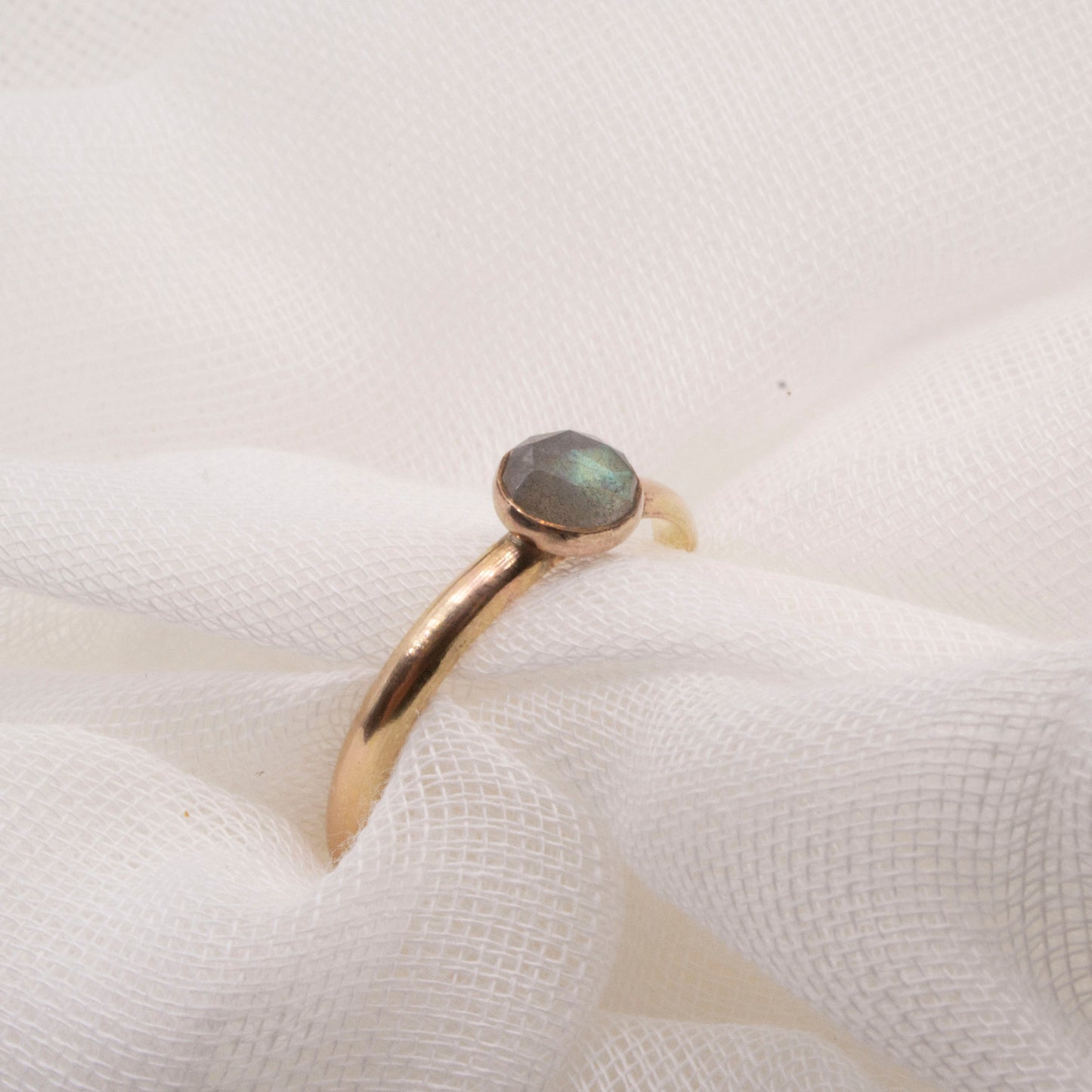 Gold fill ring with 6mm labradorite rose cut