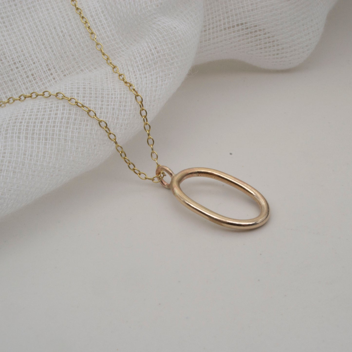 9ct Gold Open Oval Necklace – Effortless & Elegant