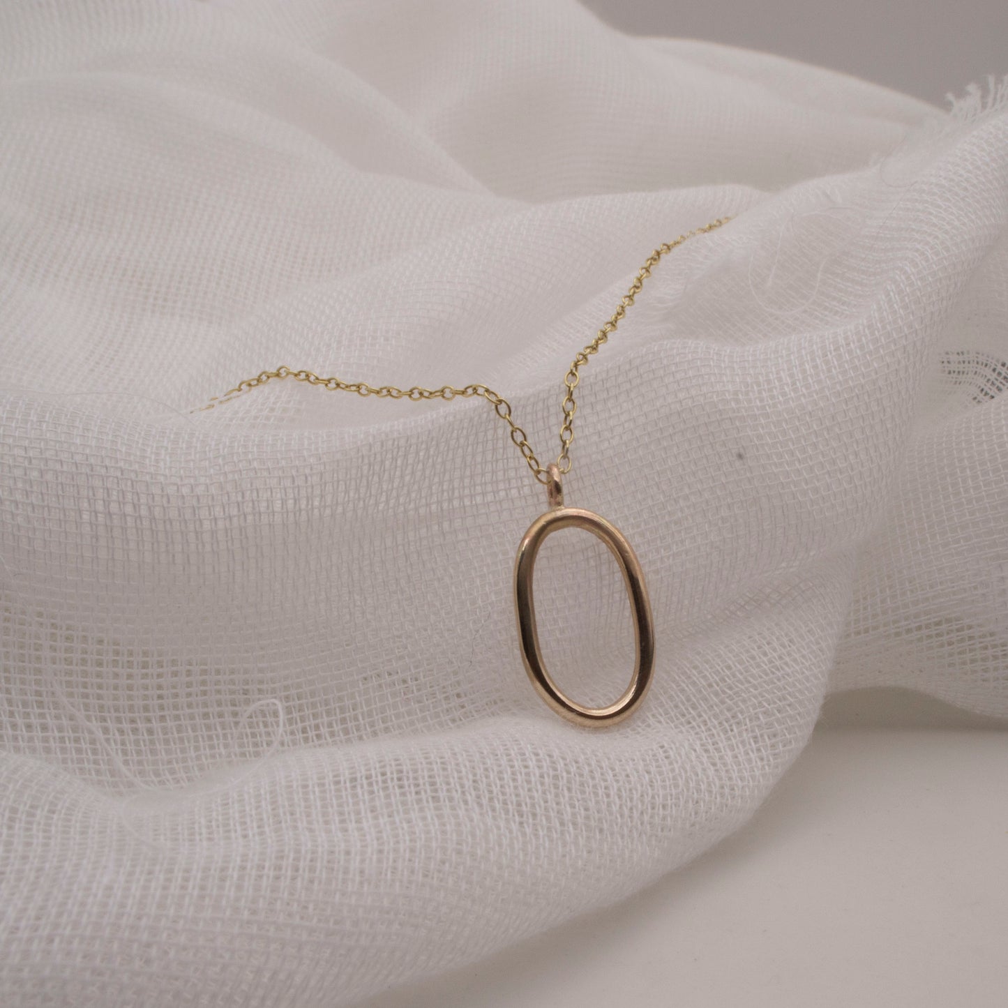 9ct Gold Open Oval Necklace – Effortless & Elegant