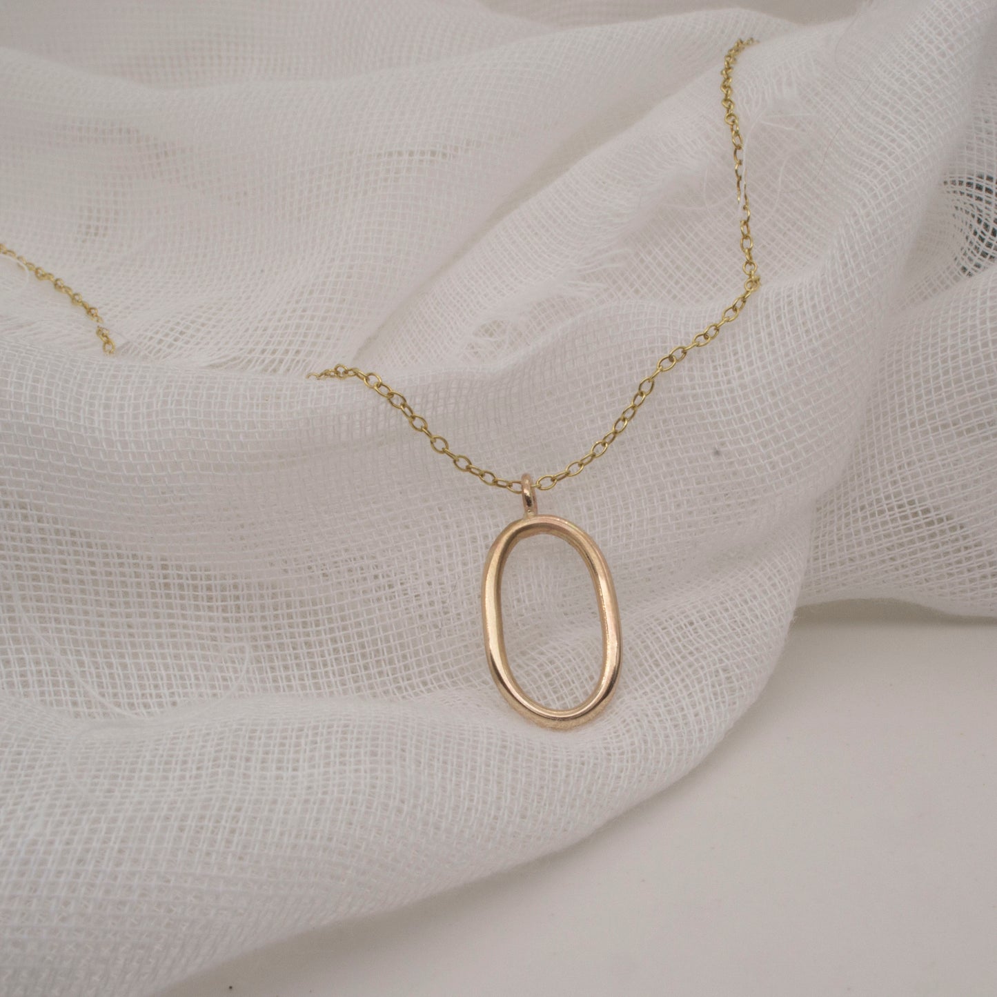 9ct Gold Open Oval Necklace – Effortless & Elegant