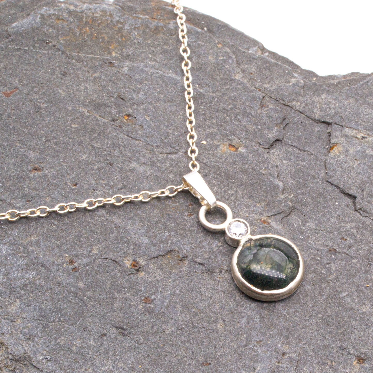 Komorebi moss agate round pendant