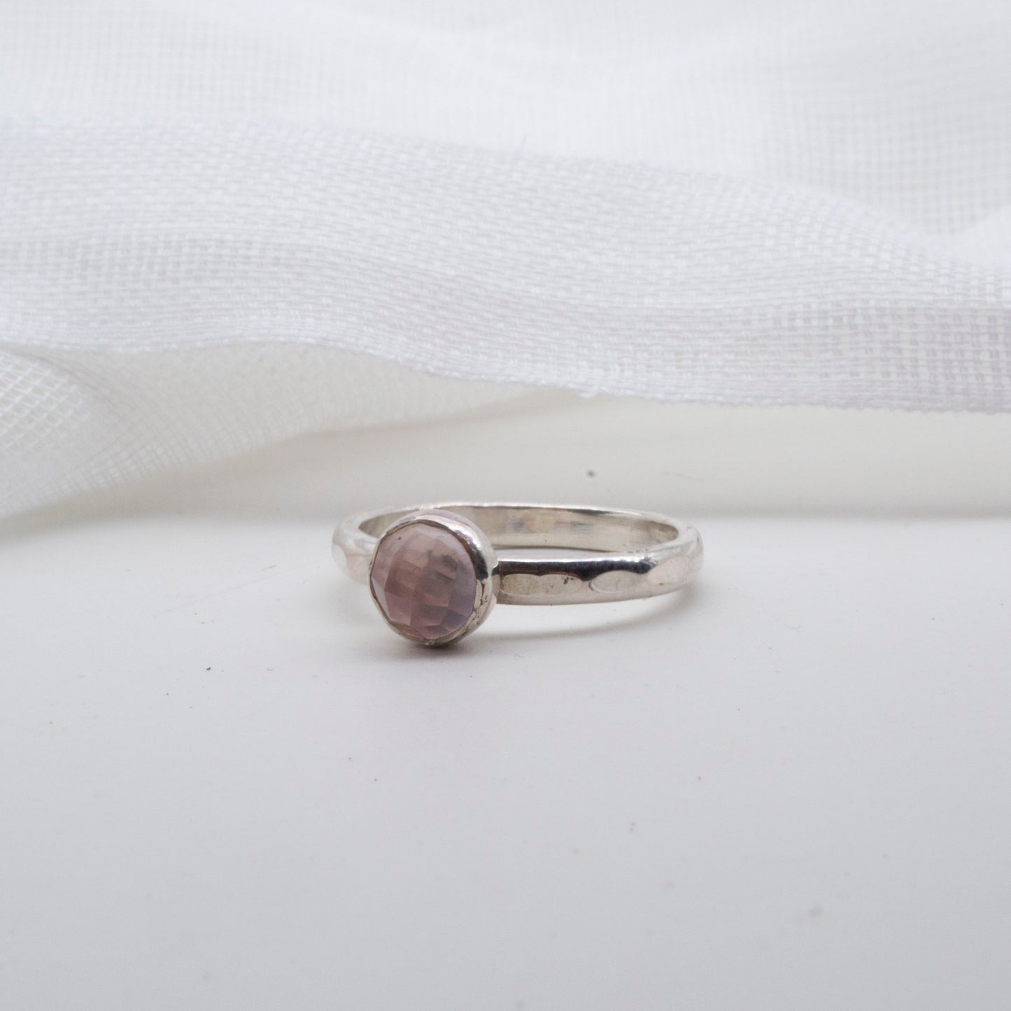 Rose cut rose quartz ring I1/2