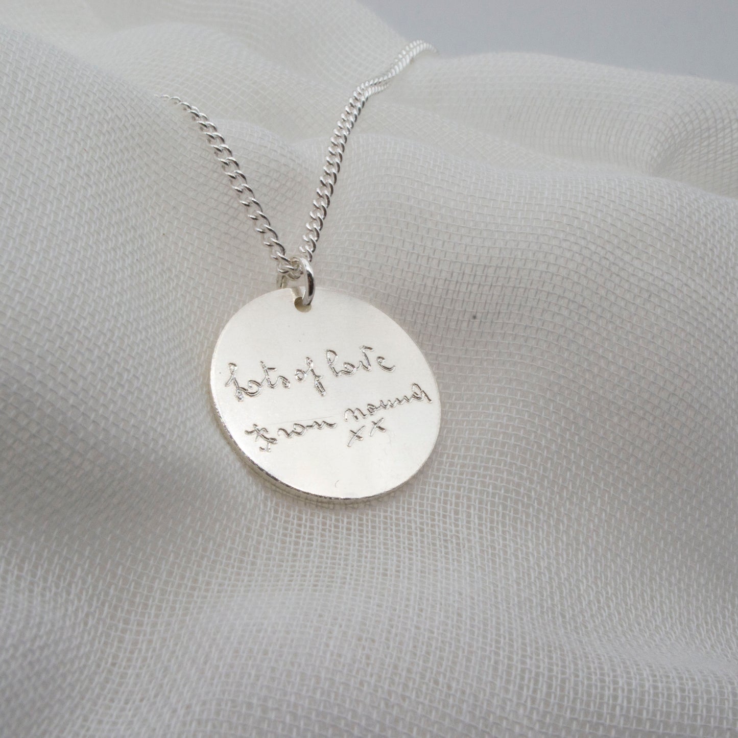 Handwriting pendant necklace in sterling silver - round