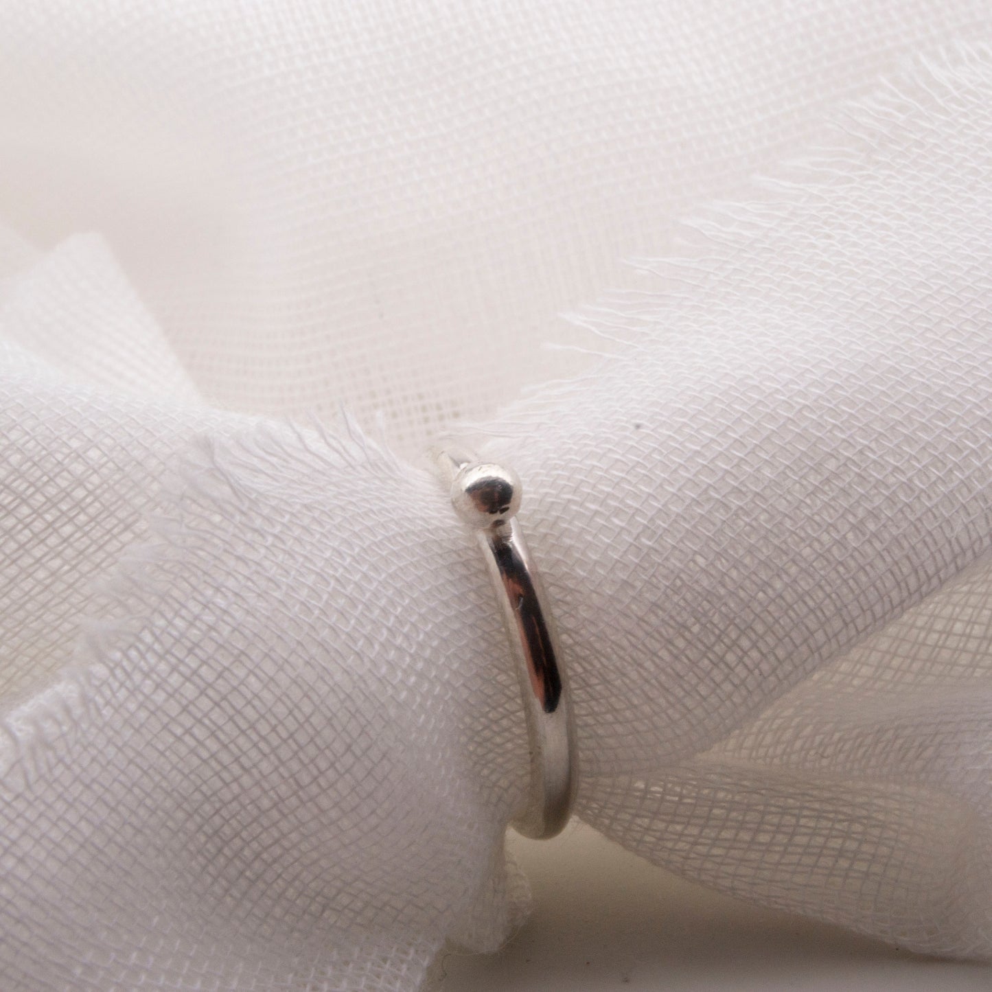 Silver dot ring L1/2