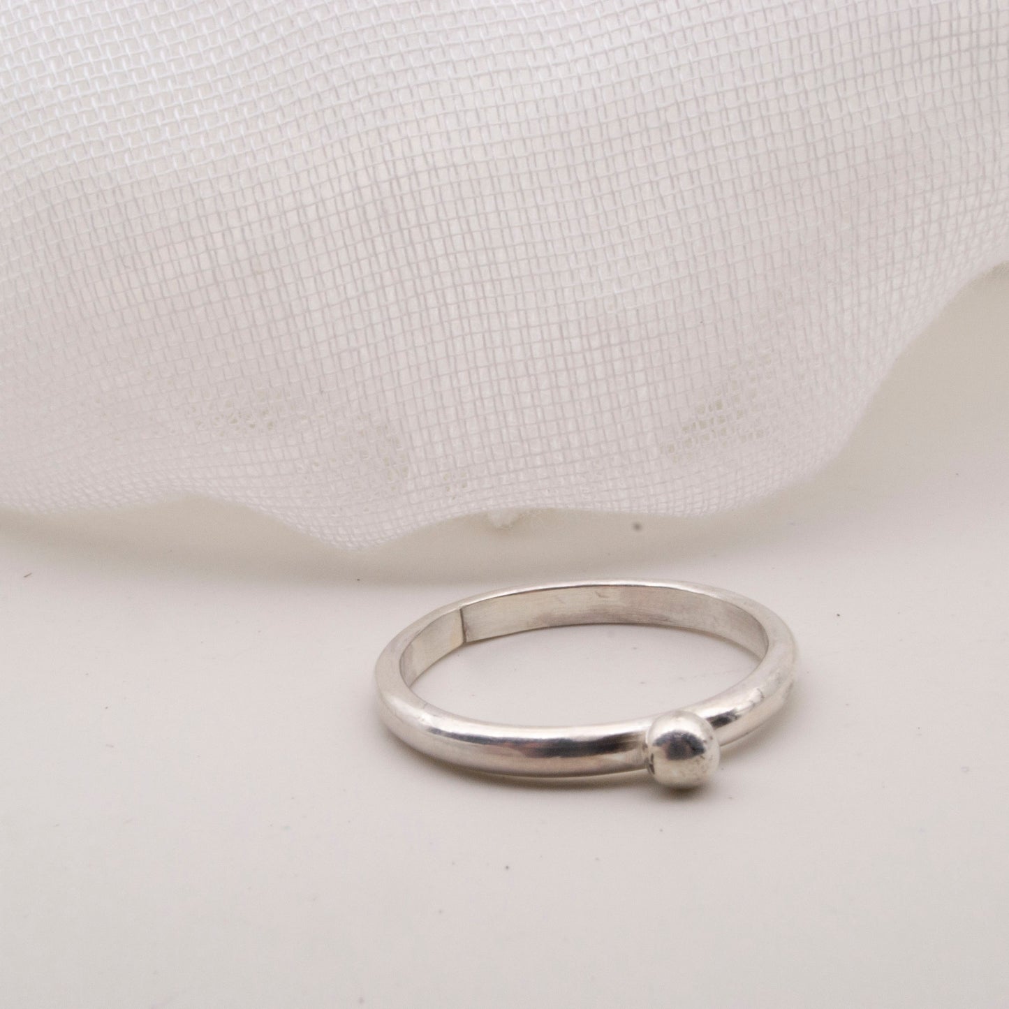 Silver dot ring L1/2