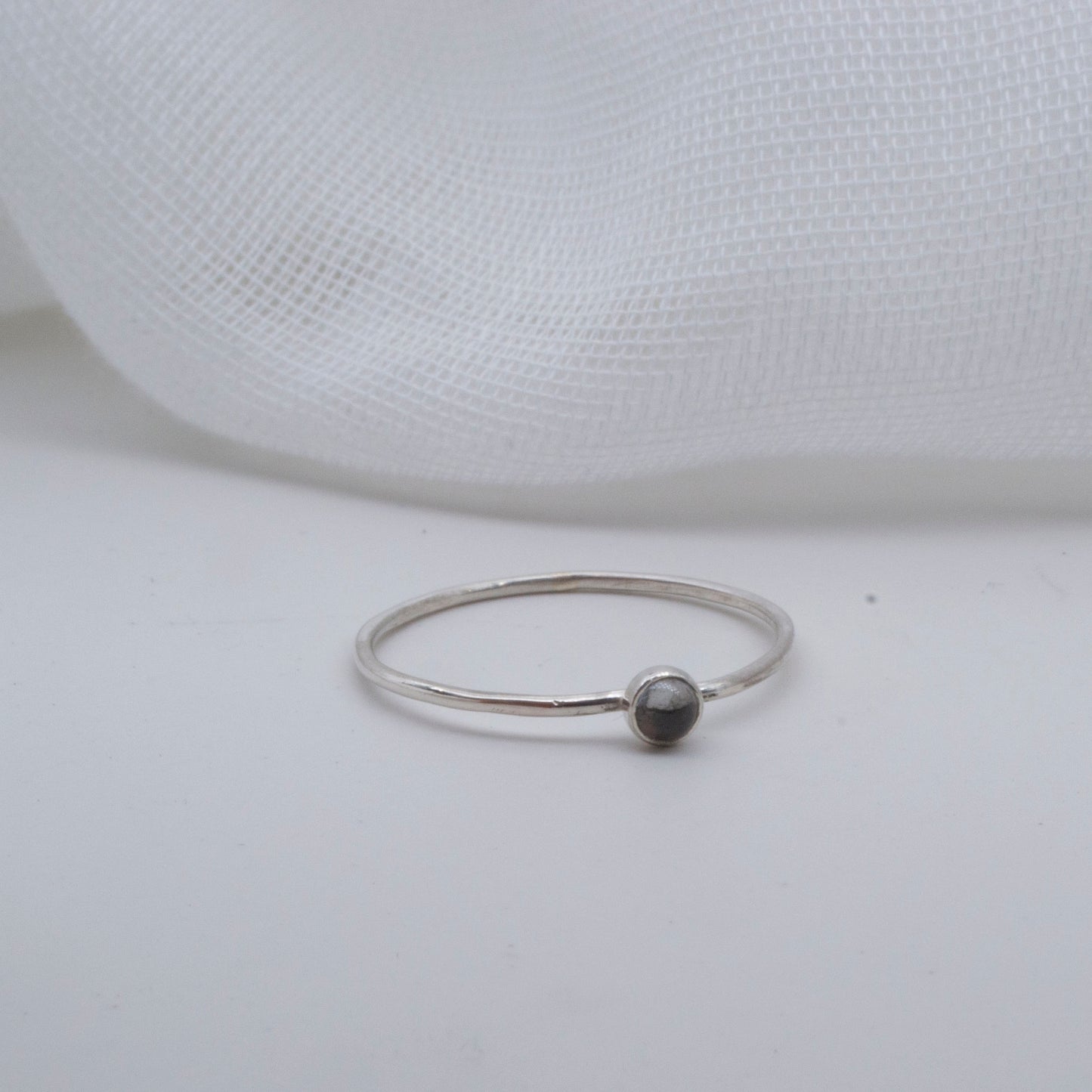 Sky blue topaz skinny ring R 1/2