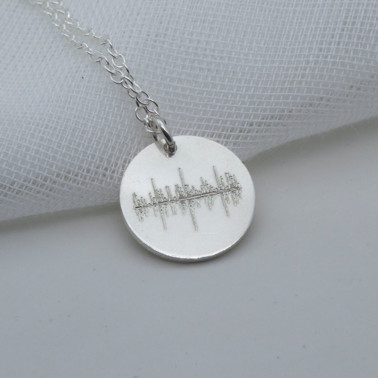 Soundwave pendant necklace in sterling silver - round