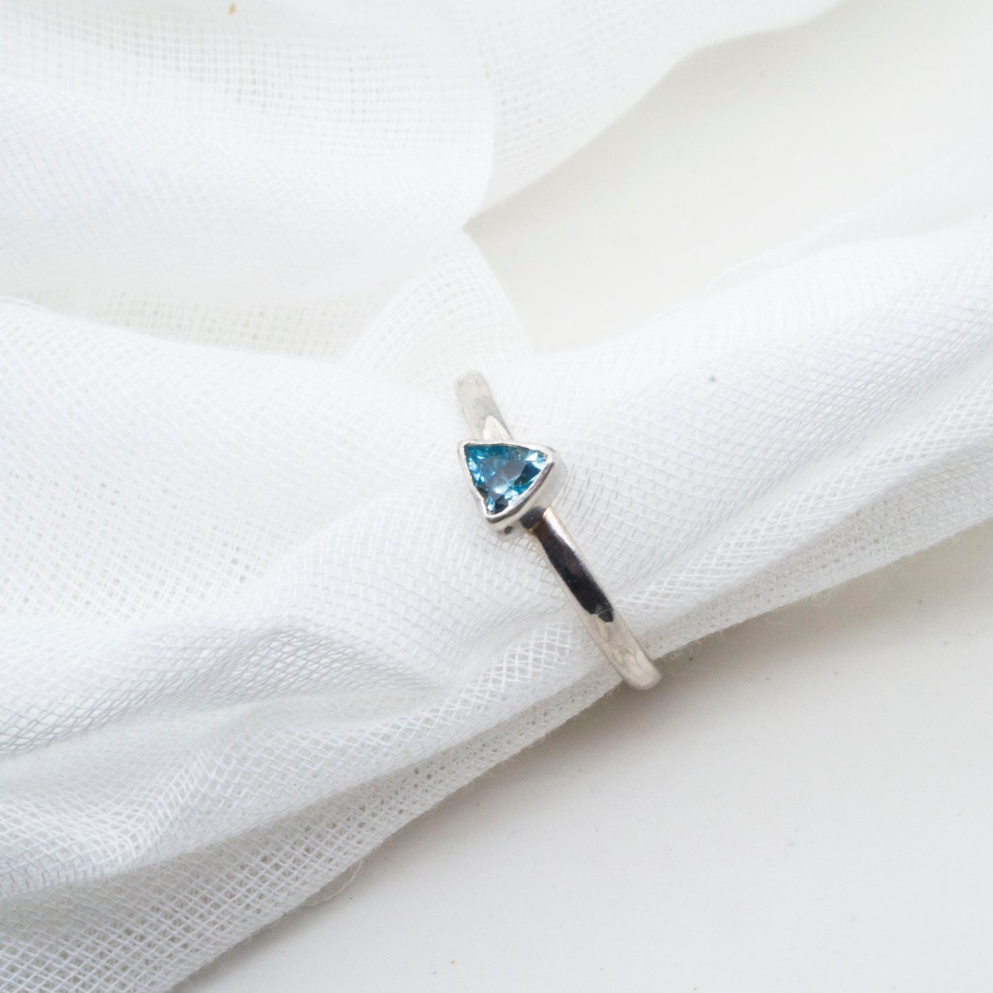 Swiss Blue Topaz trillion - size Y