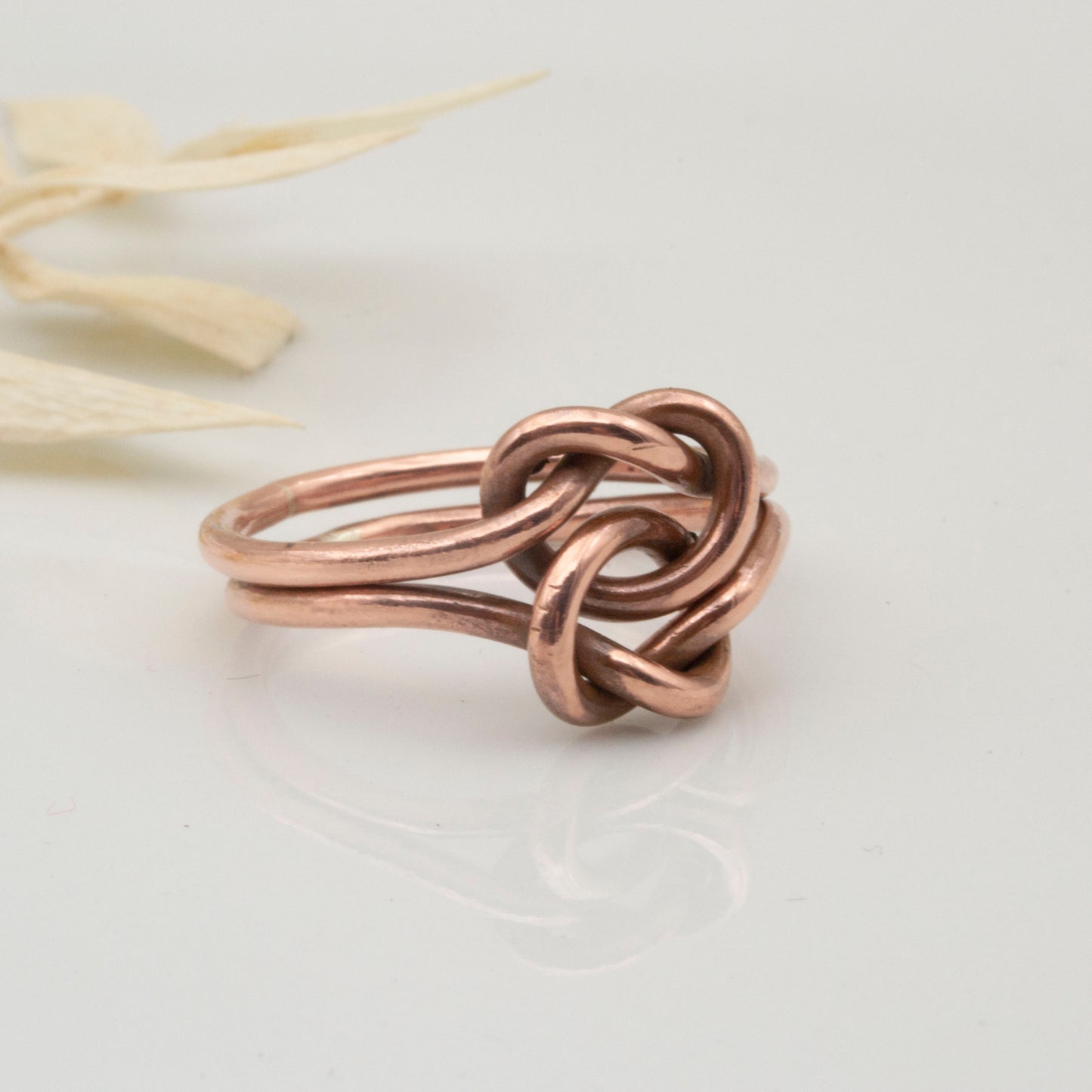 Double knot ring