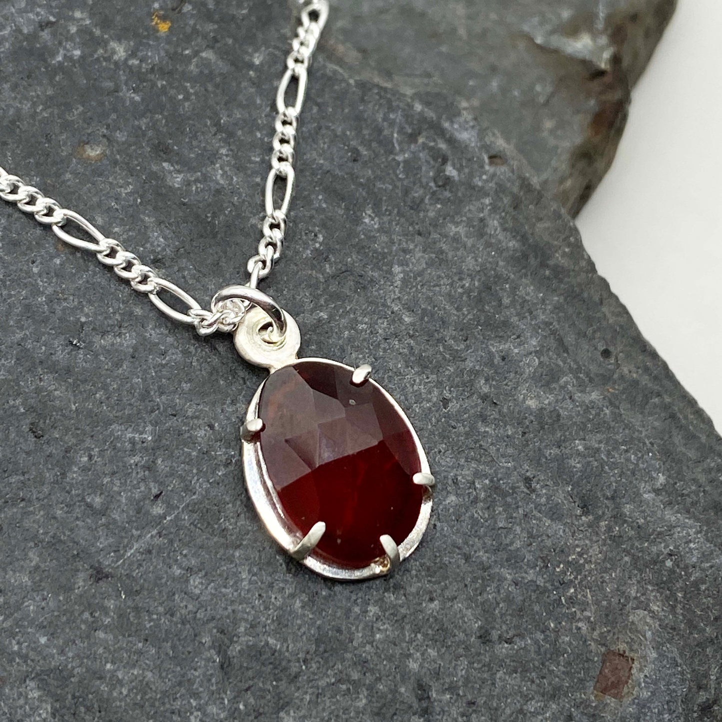 Garnet pendant necklace