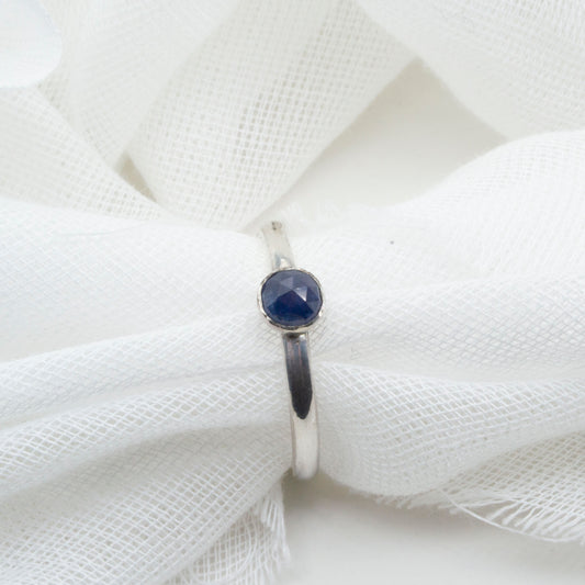 Rose cut sapphire Size T