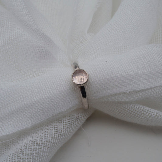 Rose cut rose quartz ring I1/2