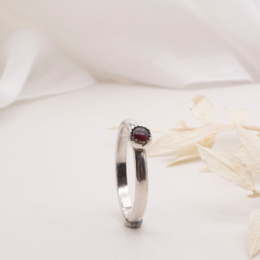 Garnet cabochon ring Size M