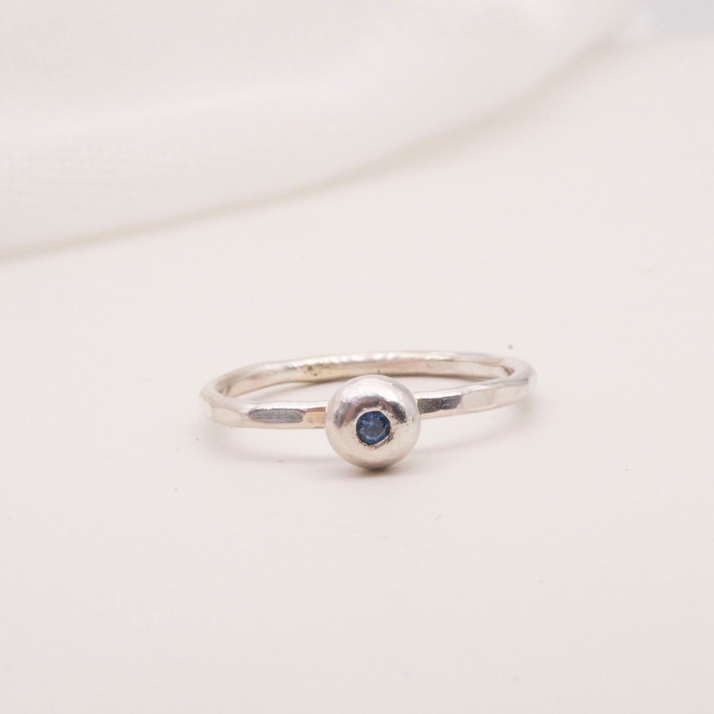 Bubble ring with lab sapphire - Size L