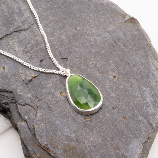 Leafy serpentine woodland pendant