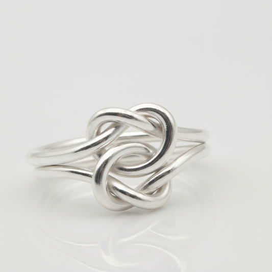 Double knot ring