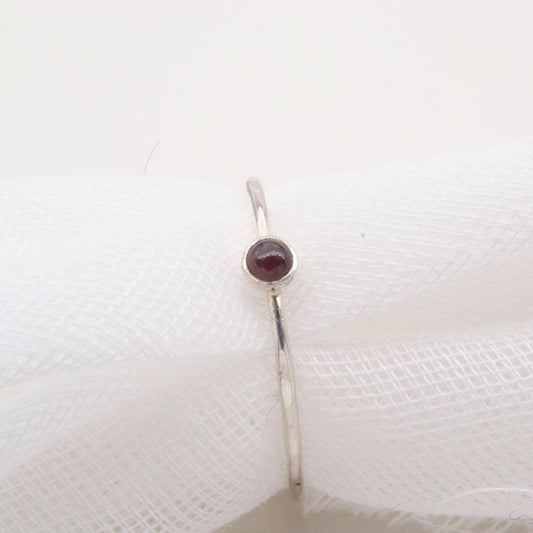 Skinny garnet ring - size S1/2