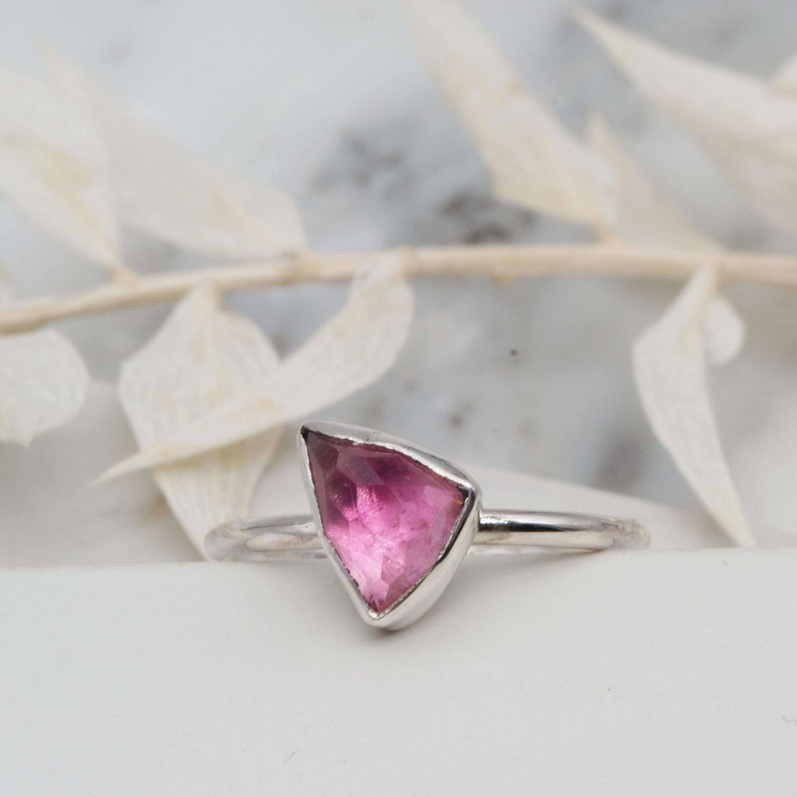 92.5 Sterling Silver 6mm Round Pink Tourmaline Ring Jewellery at Rs  15446.18 in Jaipur